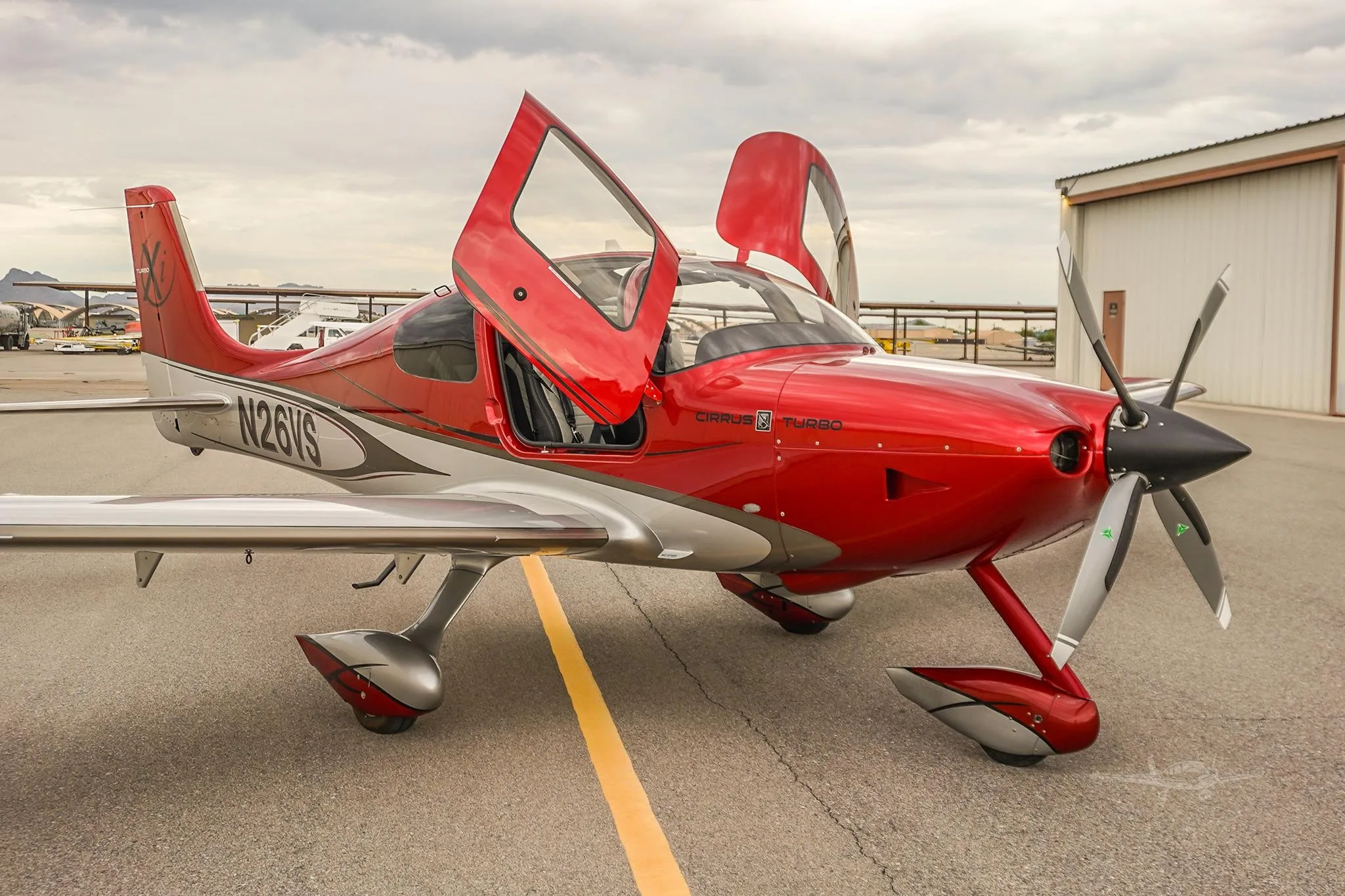Exterior view of a 2009 CIRRUS SR22-G3 TURBO, N26VS.