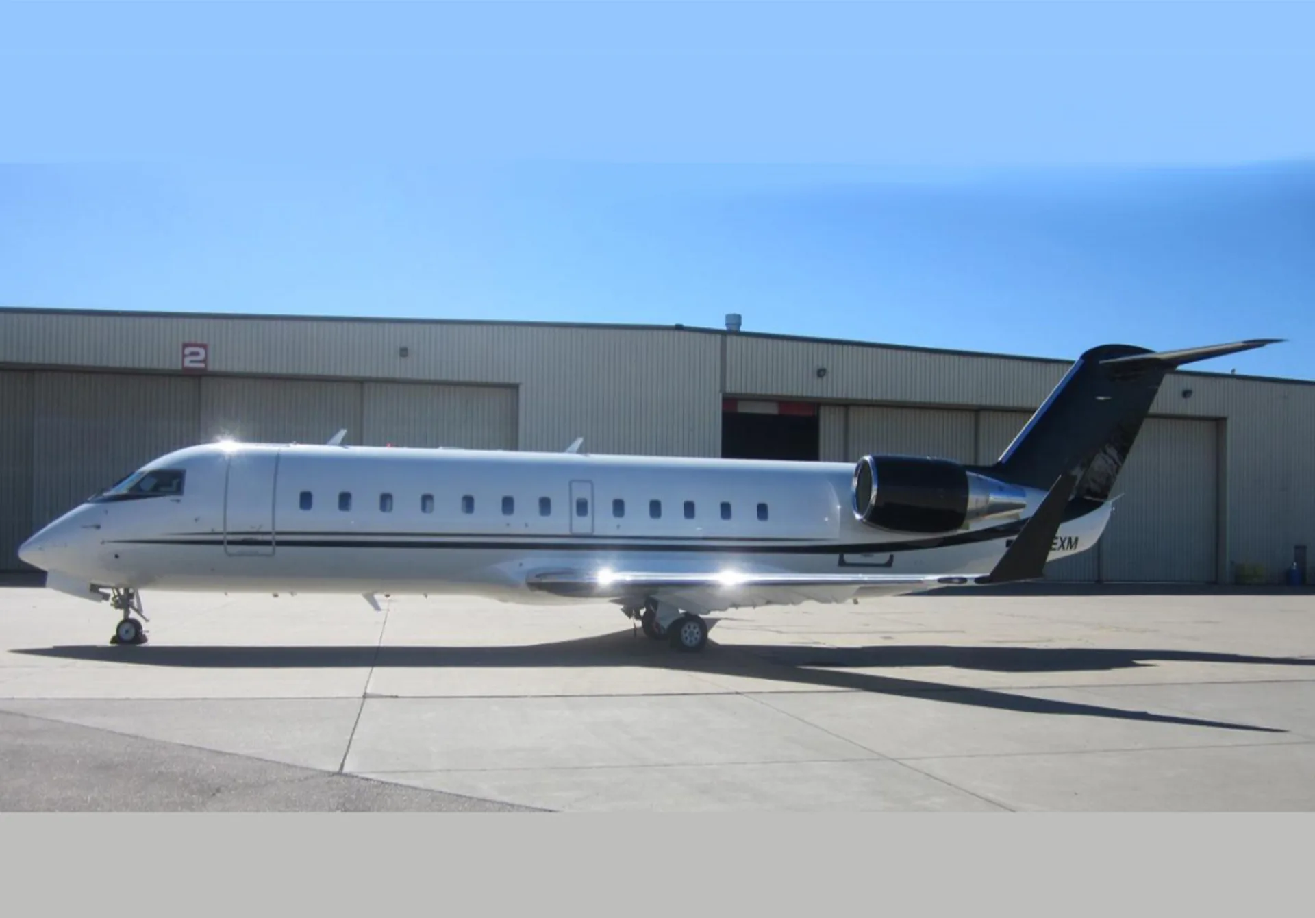 Exterior view of a 1997 Bombardier Challenger 850LR 7187, C-GEXM.