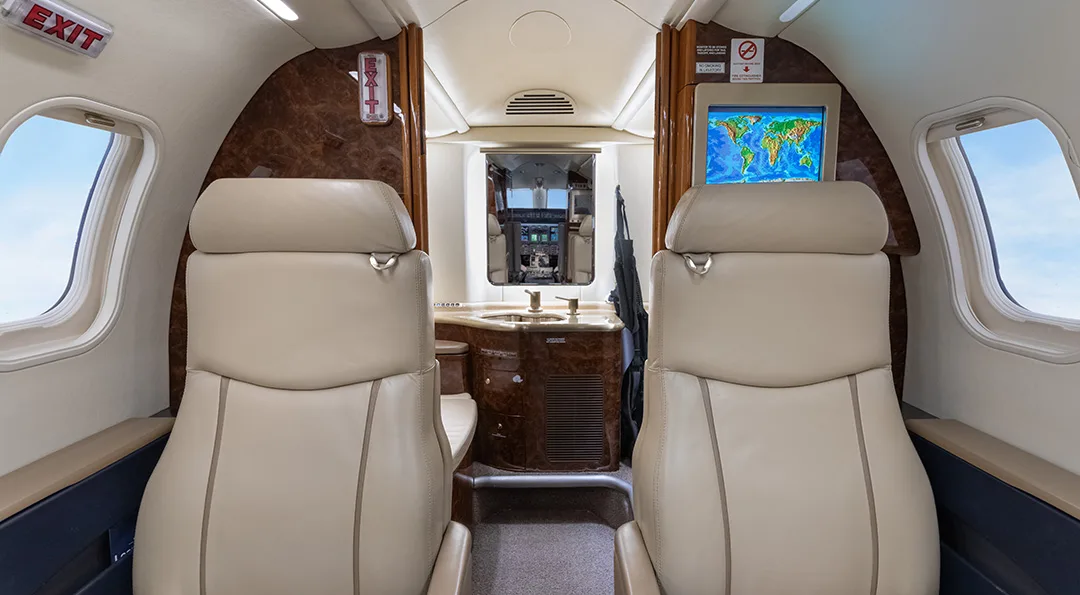 Cabin interior of a 2006 LEAR 40XR.