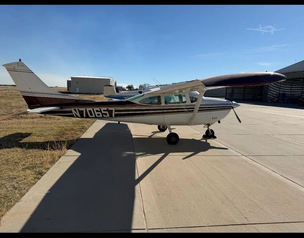 Exterior view of a 1967 CESSNA 182 SKYLANE, N70657.