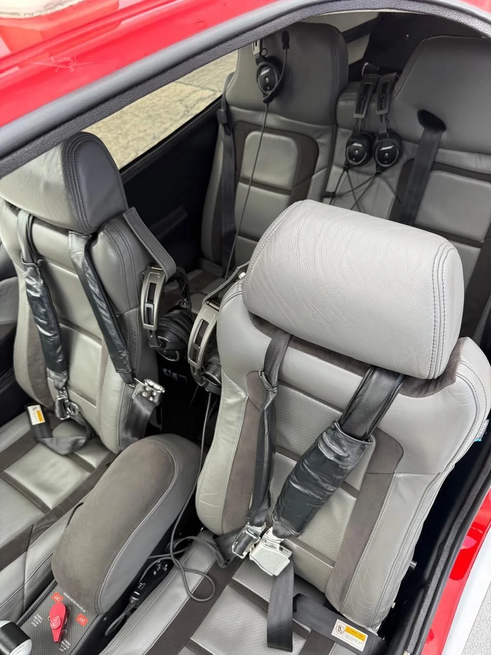 Cabin interior of a 2020 CIRRUS SR22-G6 TURBO.