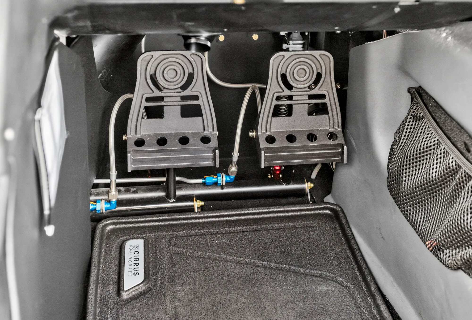 Avionics suite of a 2014 Cirrus SR22 G5.