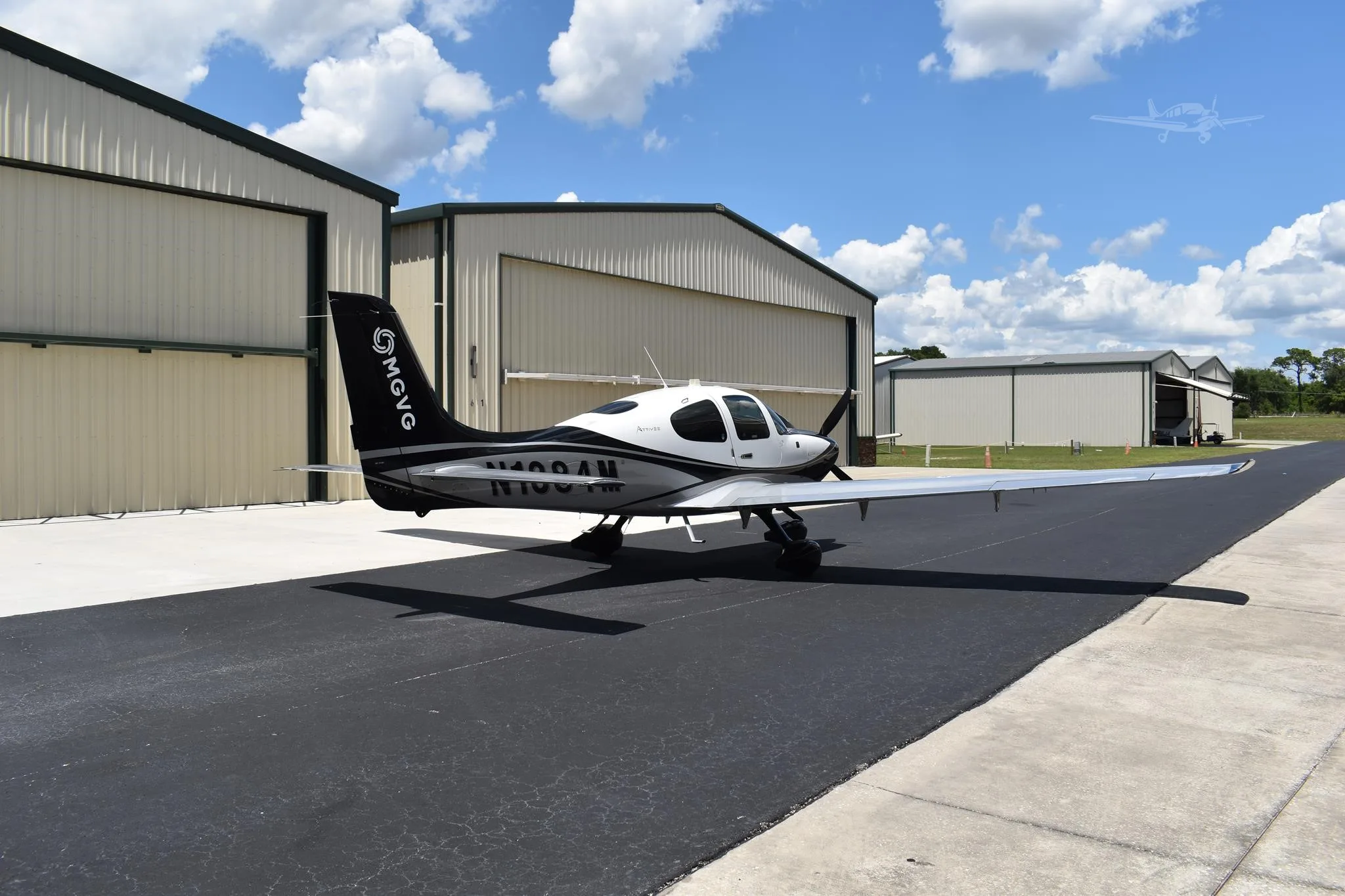 Exterior view of a 2023 CIRRUS SR22-G6 TURBO, N1384M.