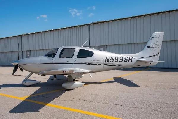 Marketing image of a 2006 Cirrus SR22-G2.