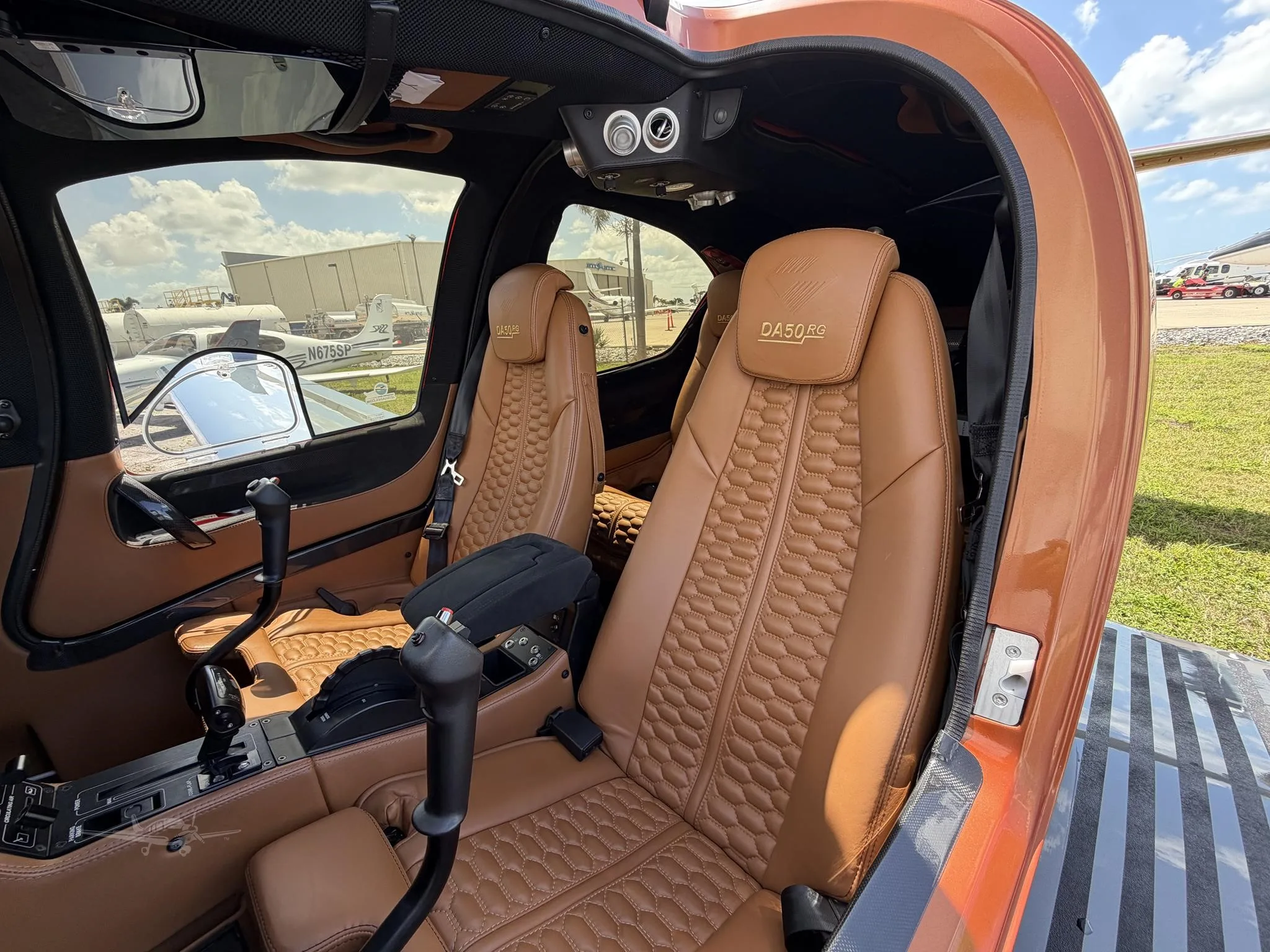 Cabin interior of a 2024 DIAMOND DA50 RG.