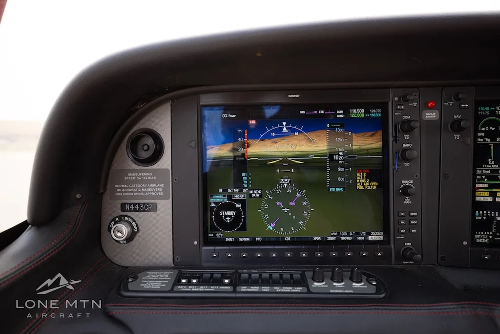 Avionics suite of a 2008 Cirrus SR22 G3 GTS Turbo.