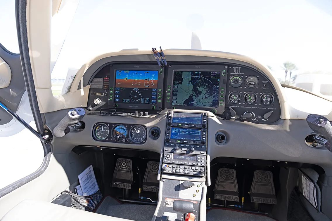 Cockpit and instrument panel of a 2003 Cirrus SR22.