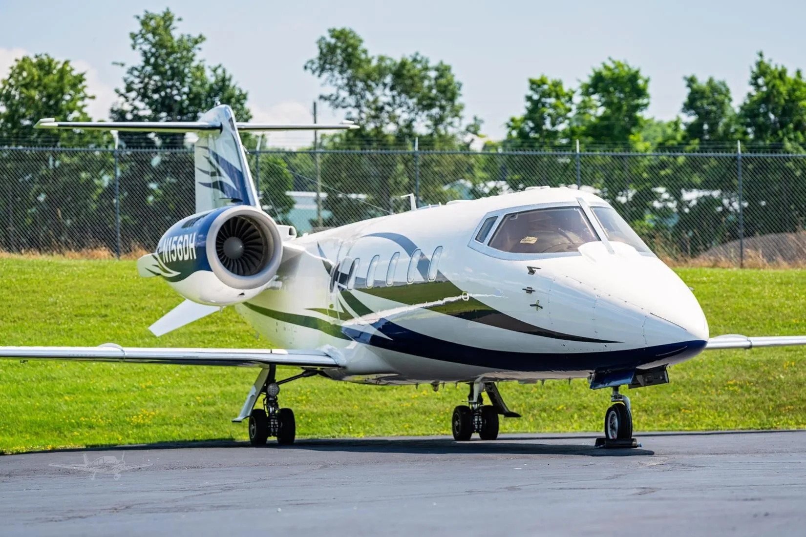 Exterior view of a 1996 LEARJET 60, N156DH.