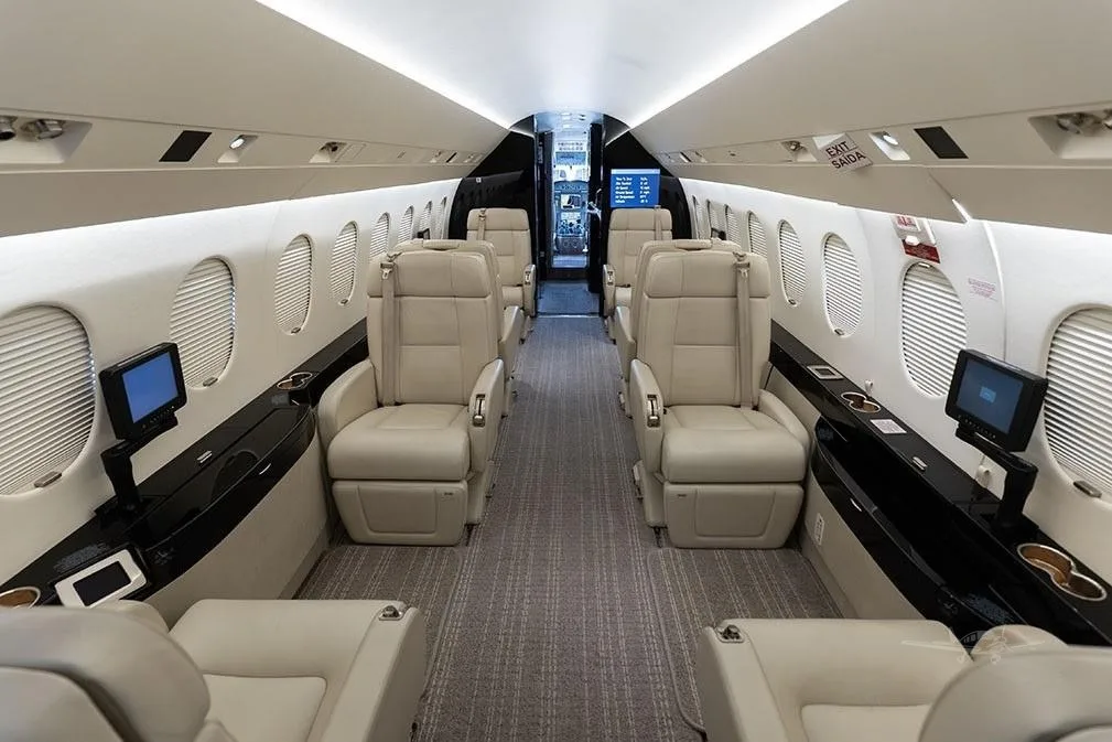 Cabin interior of a 2009 DASSAULT FALCON 2000EX EASY.