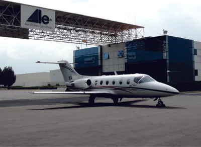 Exterior view of a 2001 Beech JET 400A.