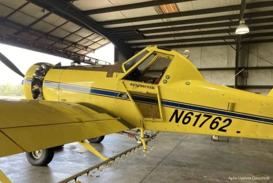 Exterior view of a 1996 Air Tractor, AT-401B.