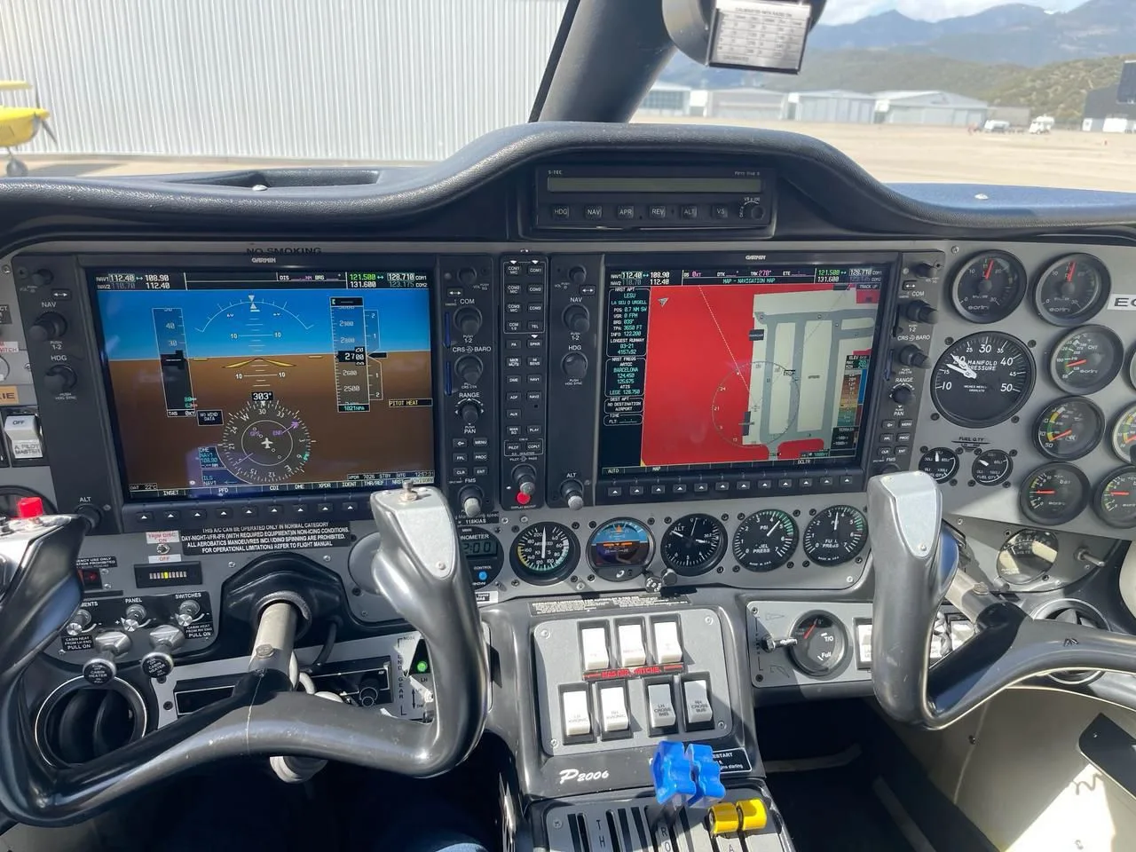 Avionics suite of a 2007 Tecnam P2006T.