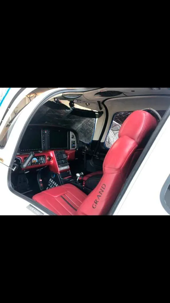 Cockpit and instrument panel of a 2014 Cirrus SR22 Grand.