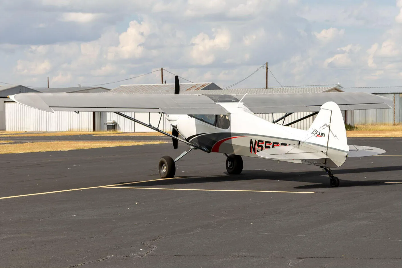 Exterior view of a 2016 CubCrafters XCub.