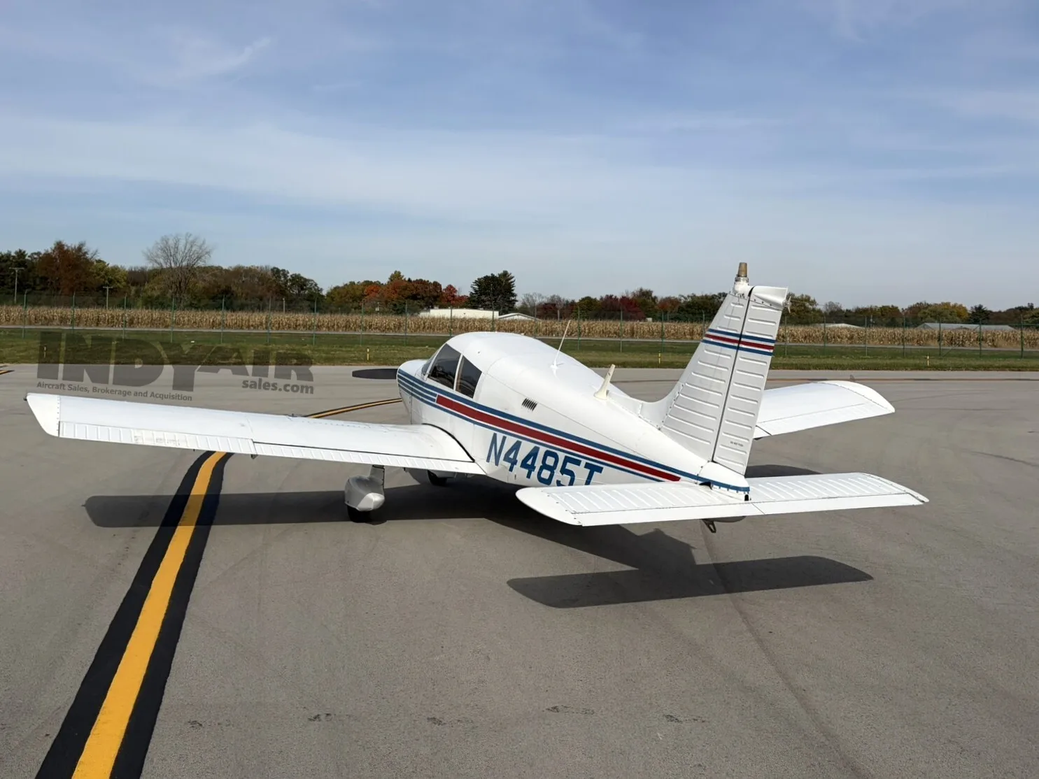Exterior view of a 1972 Piper Cherokee, N4485T.