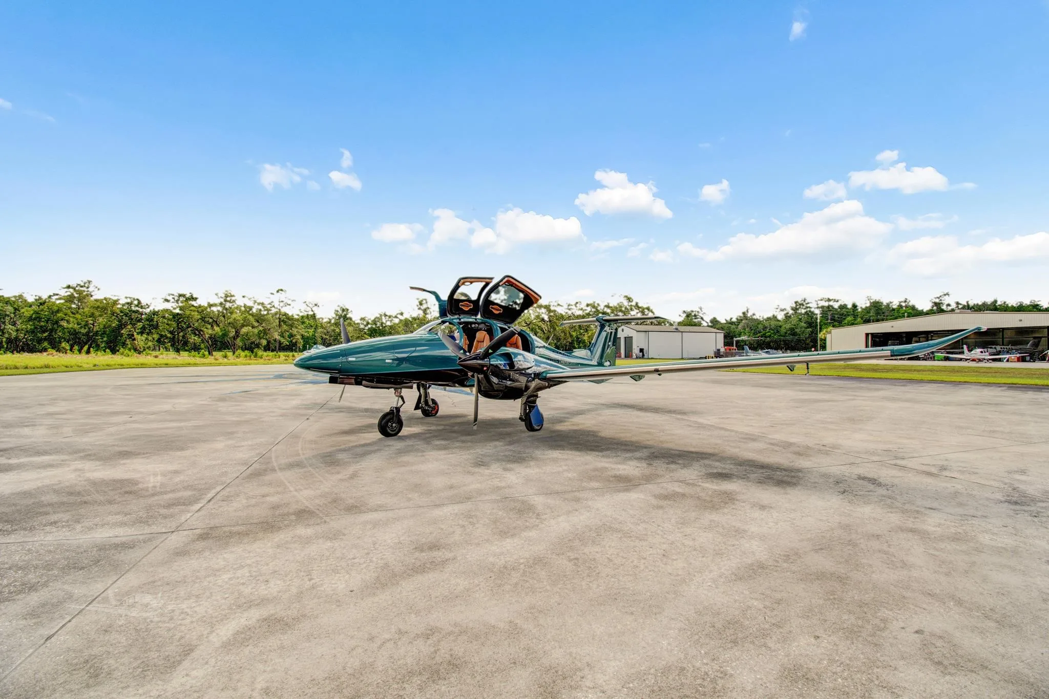 Exterior view of a 2025 DIAMOND DA62, N642GC.