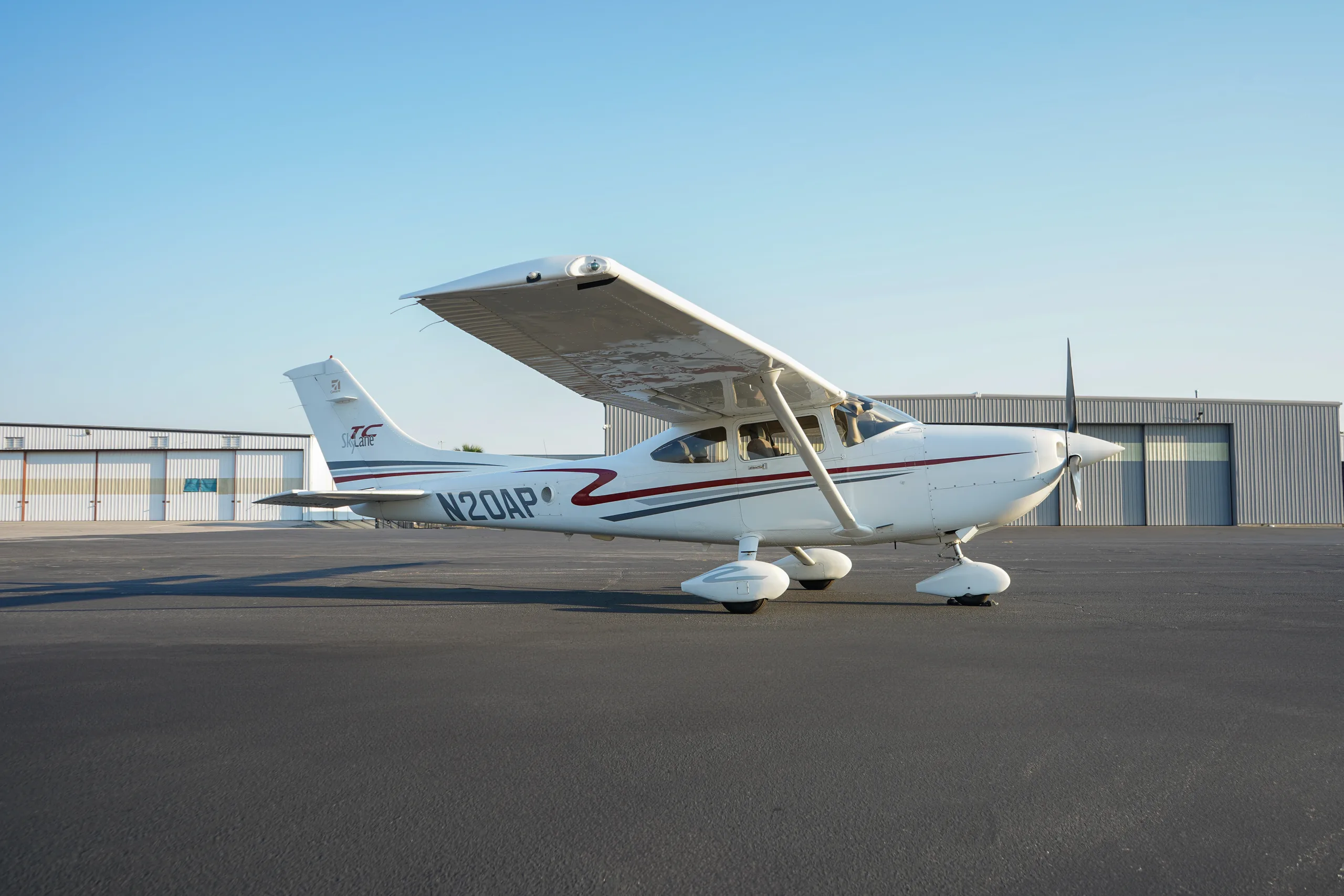 Exterior view of a 2002 Cessna TURBO 182T SKYLANE.