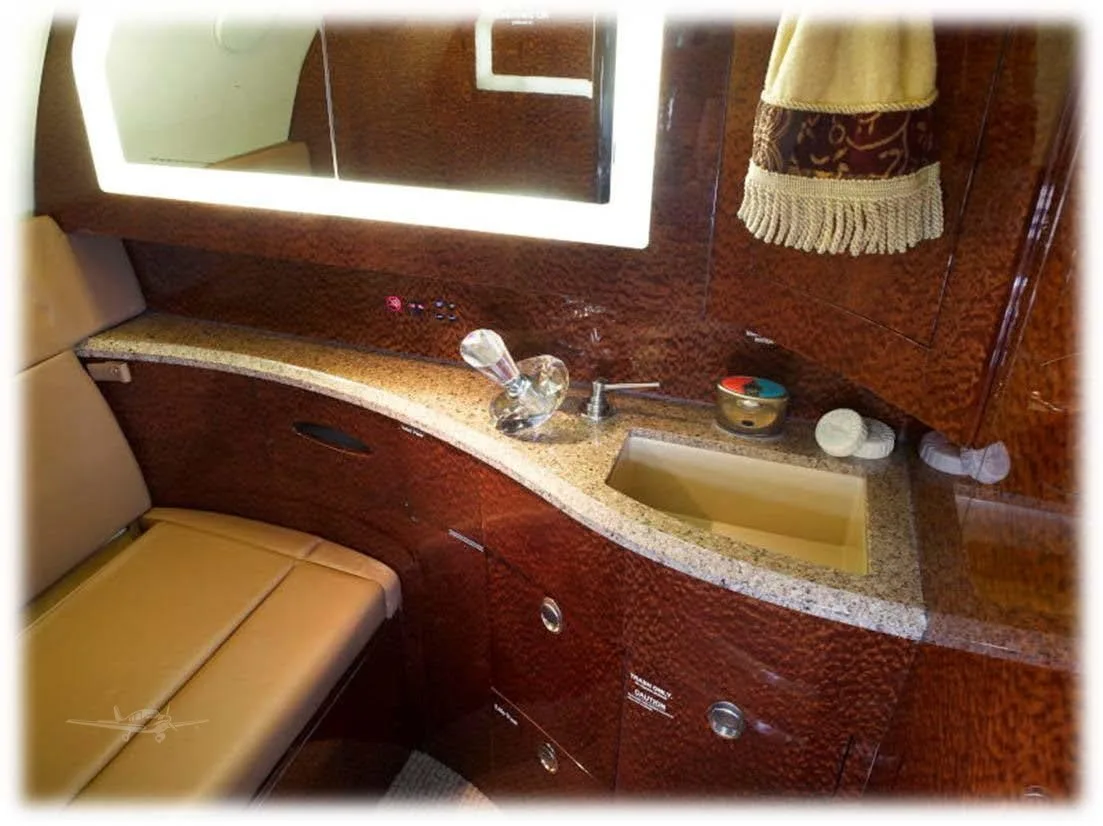 Cabin interior of a 2000 GULFSTREAM G200.