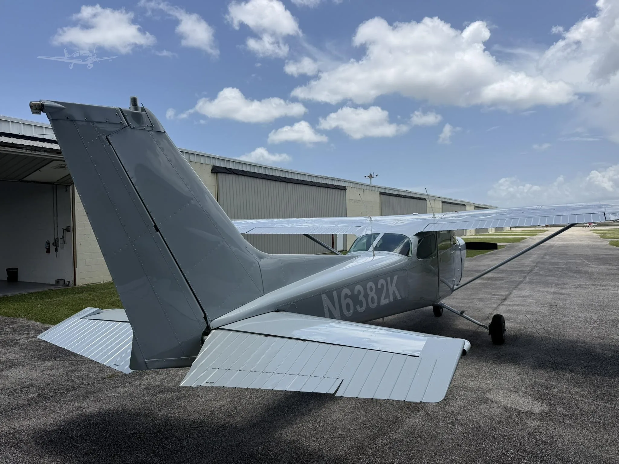 Exterior view of a 1977 CESSNA R172 HAWK XP, N6382K.