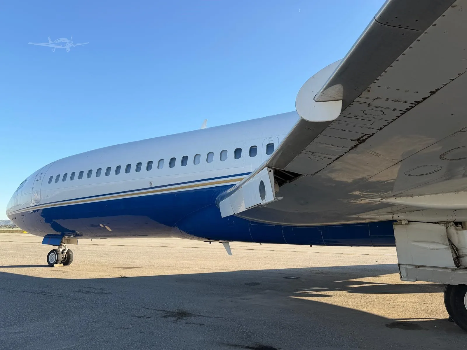 Exterior view of a 1967 BOEING 727-100 EXECUTIVE, N30MP.