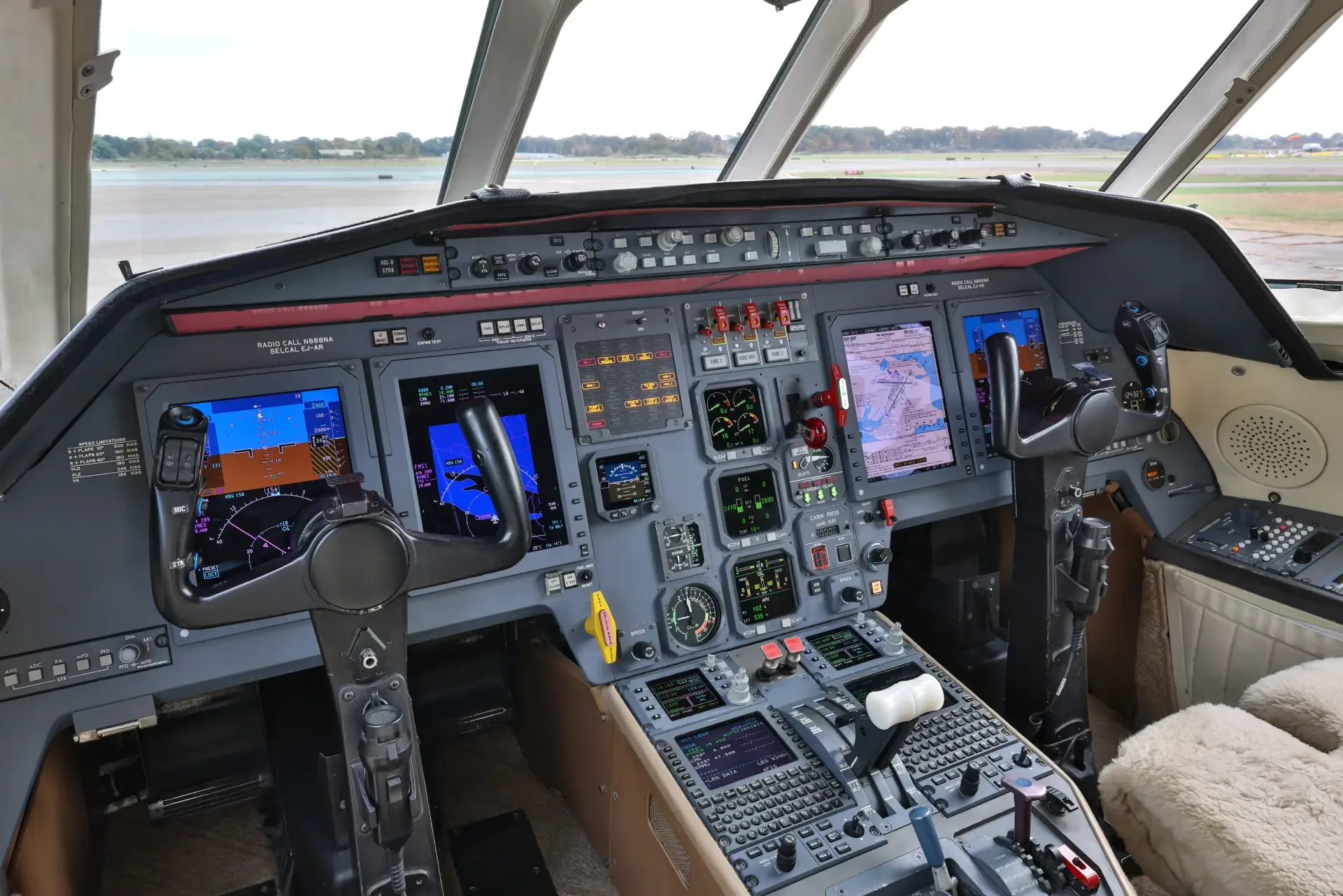 Cockpit and instrument panel of a 1999 Dassault Falcon 2000.