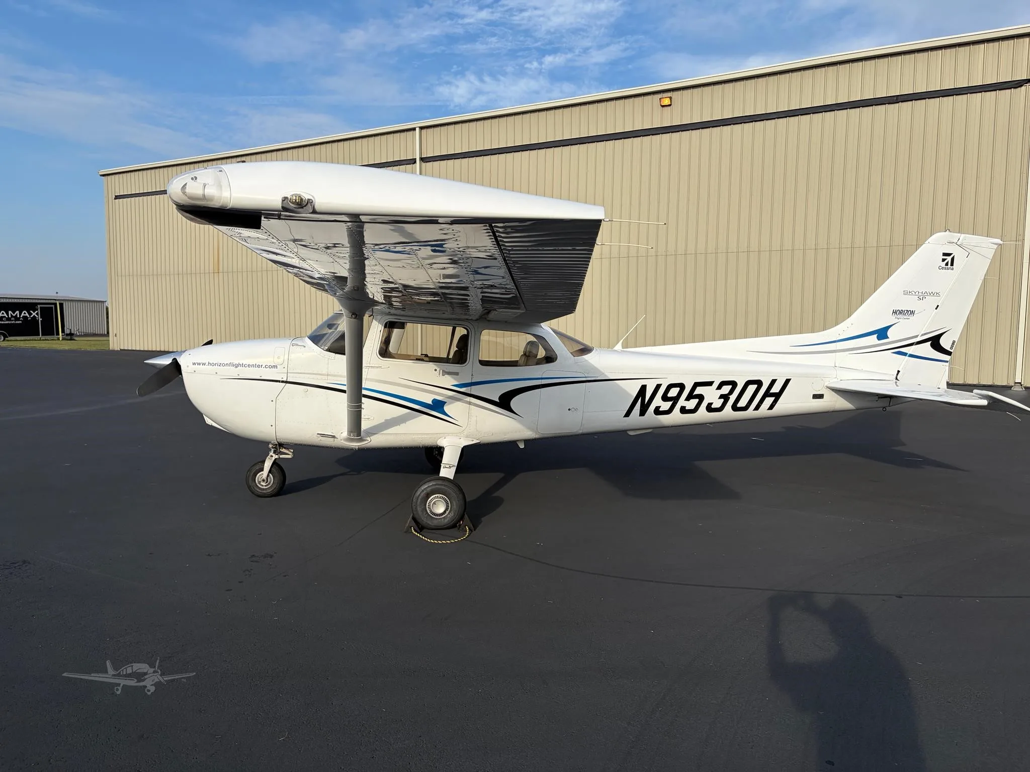 Exterior view of a 2013 CESSNA 172S SKYHAWK SP, N9530H.
