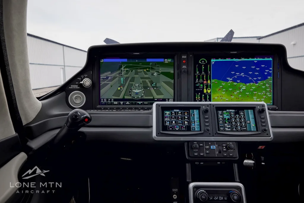 Avionics suite of a 2024 Cirrus SR22T G7 GTS.