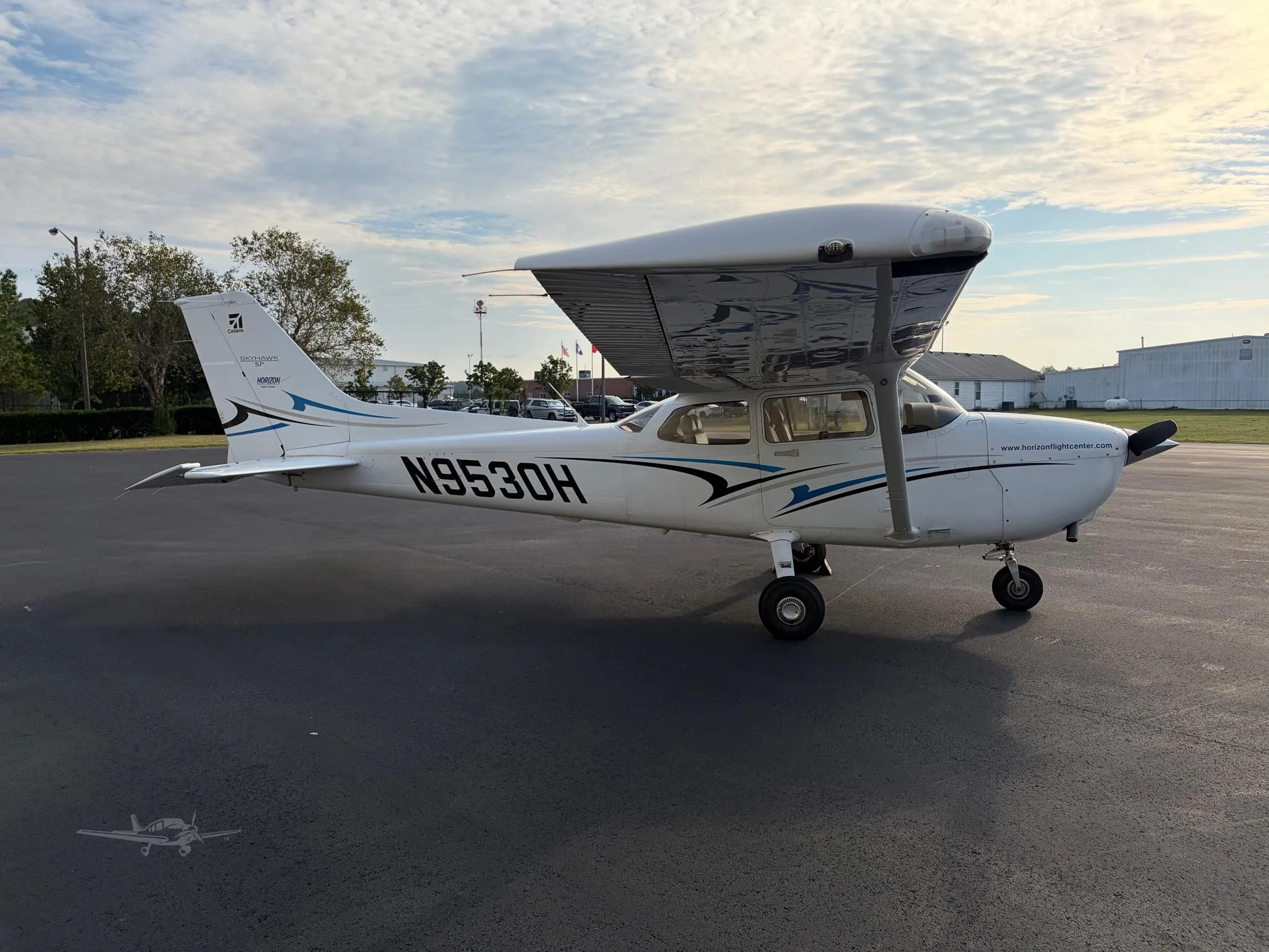 Exterior view of a 2013 CESSNA 172S SKYHAWK SP, N9530H.
