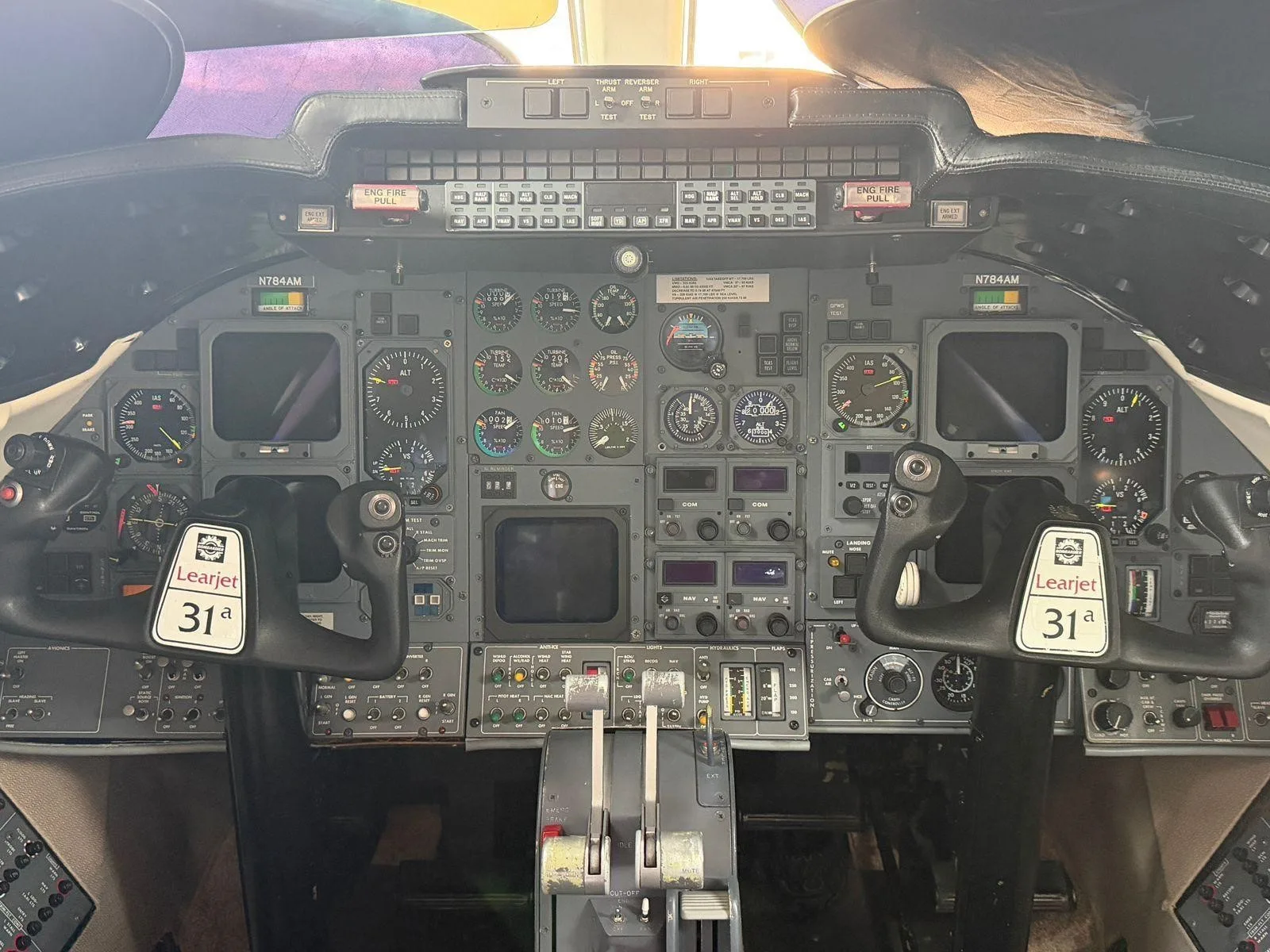 Cockpit and instrument panel of a 1995 LEARJET 31A.