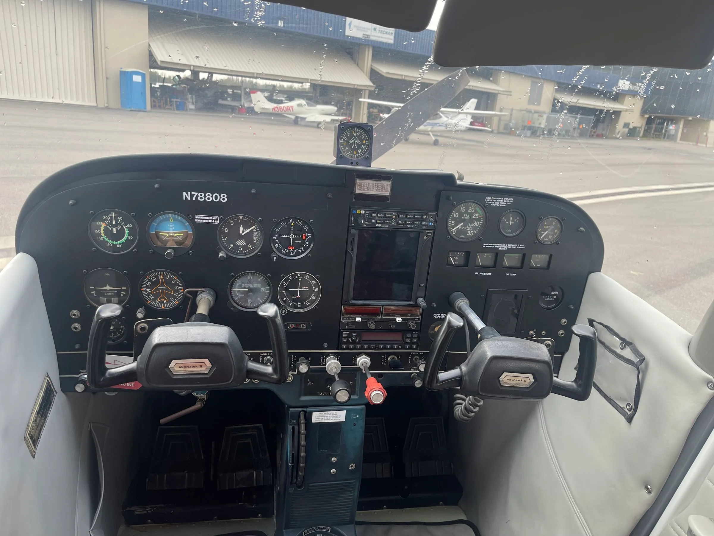 Cockpit and instrument panel of a 1977 Cessna 172K.