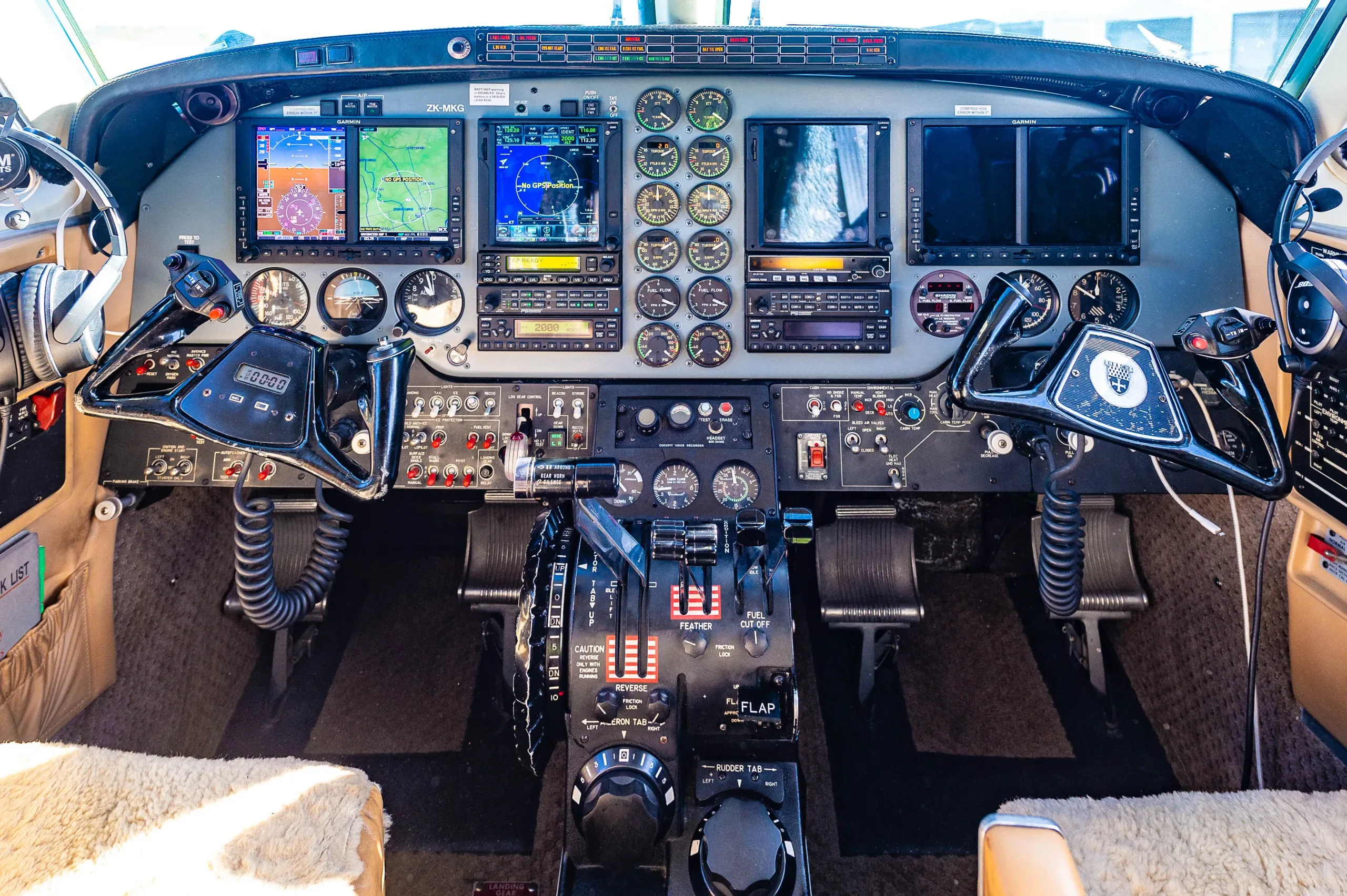 Cockpit and instrument panel of a 1994 Beechcraft King Air.