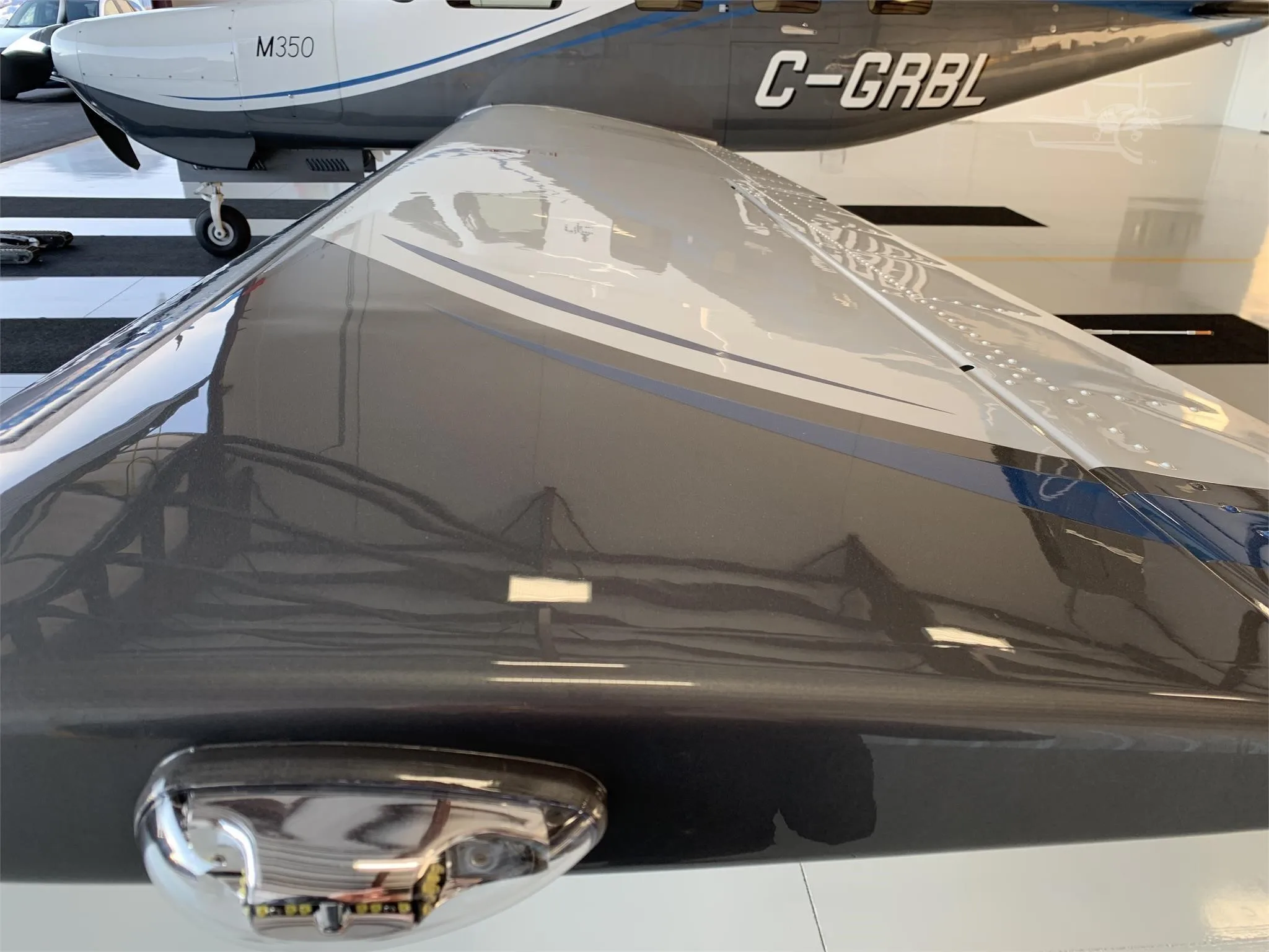 Engine detail of a 2021 PIPER M350.