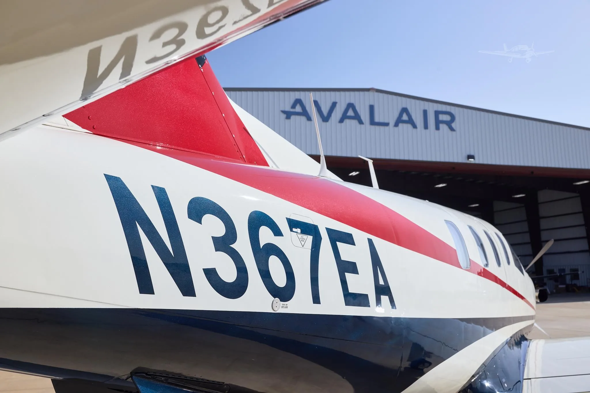 Exterior view of a 2007 DAHER TBM 850, N367EA.