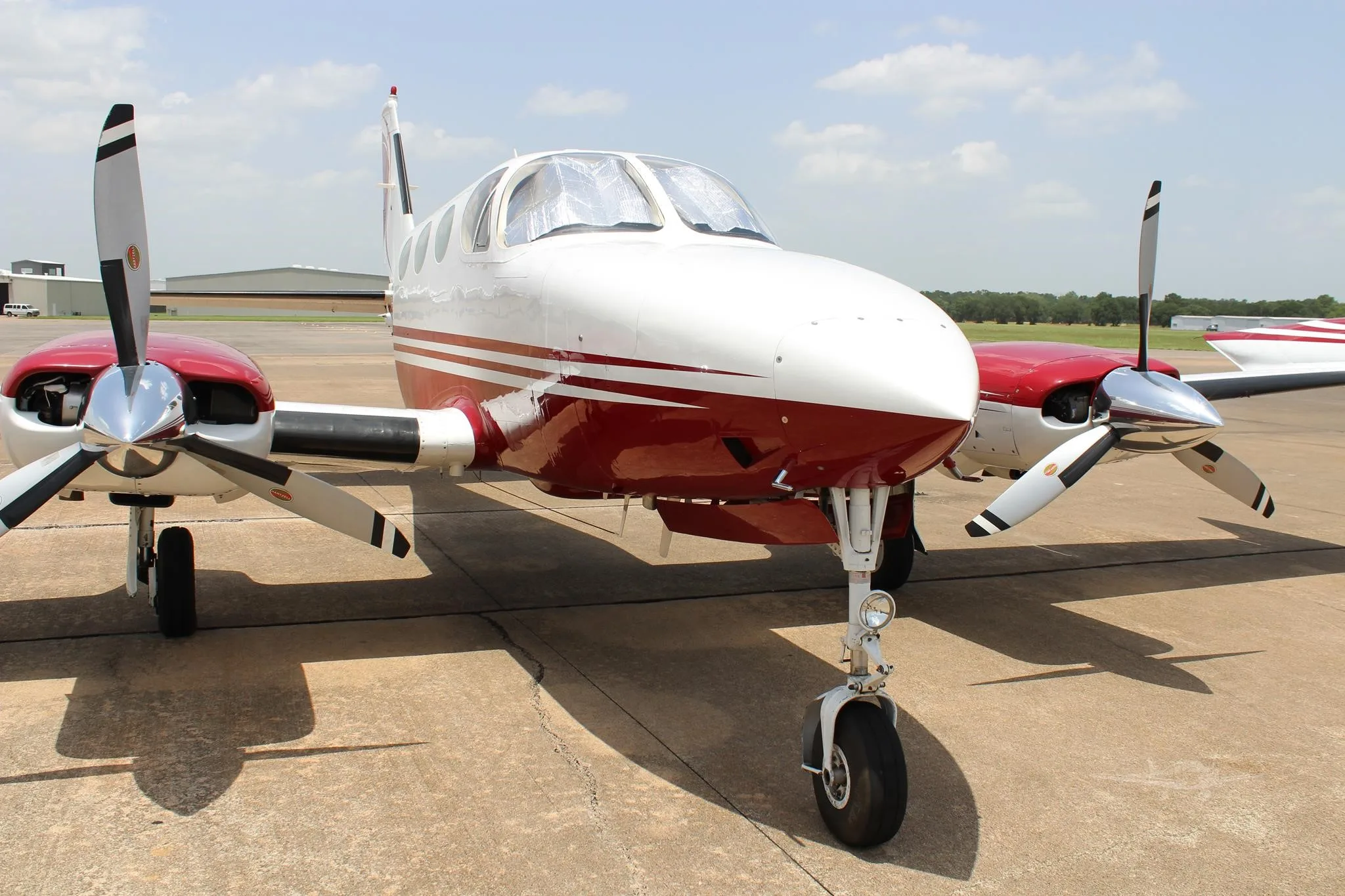 Exterior view of a 1982 CESSNA 340A, N340CT.