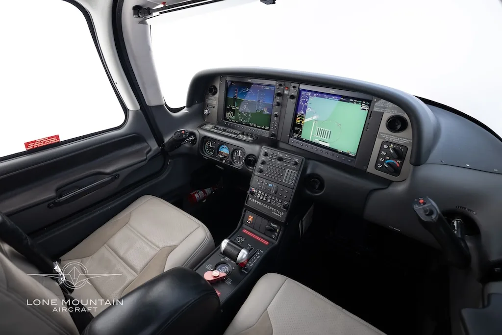 Cabin interior of a 2008 Cirrus SR22 G3 GTS Turbo.