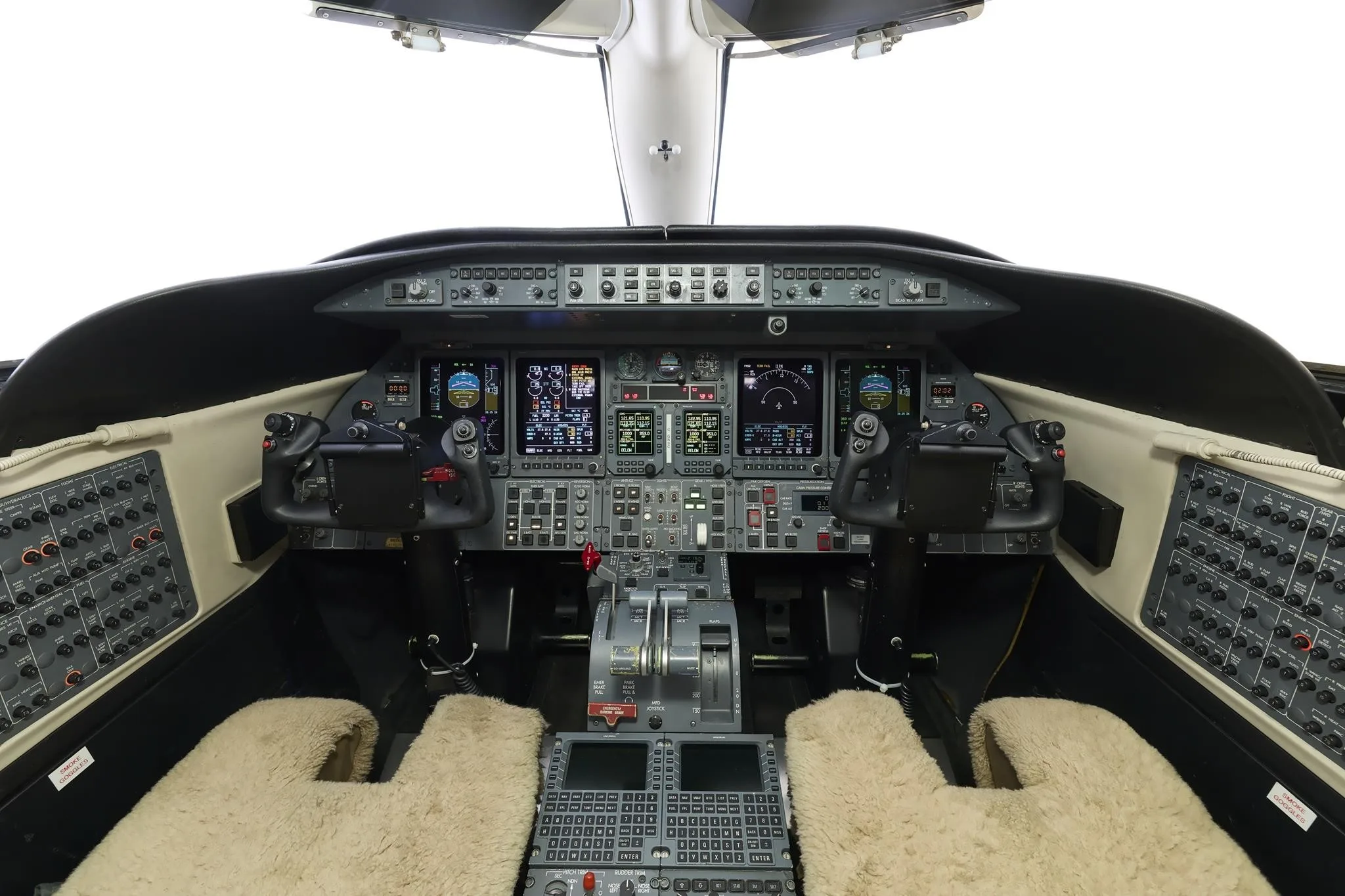 Cockpit and instrument panel of a 2004 LEARJET 45XR.