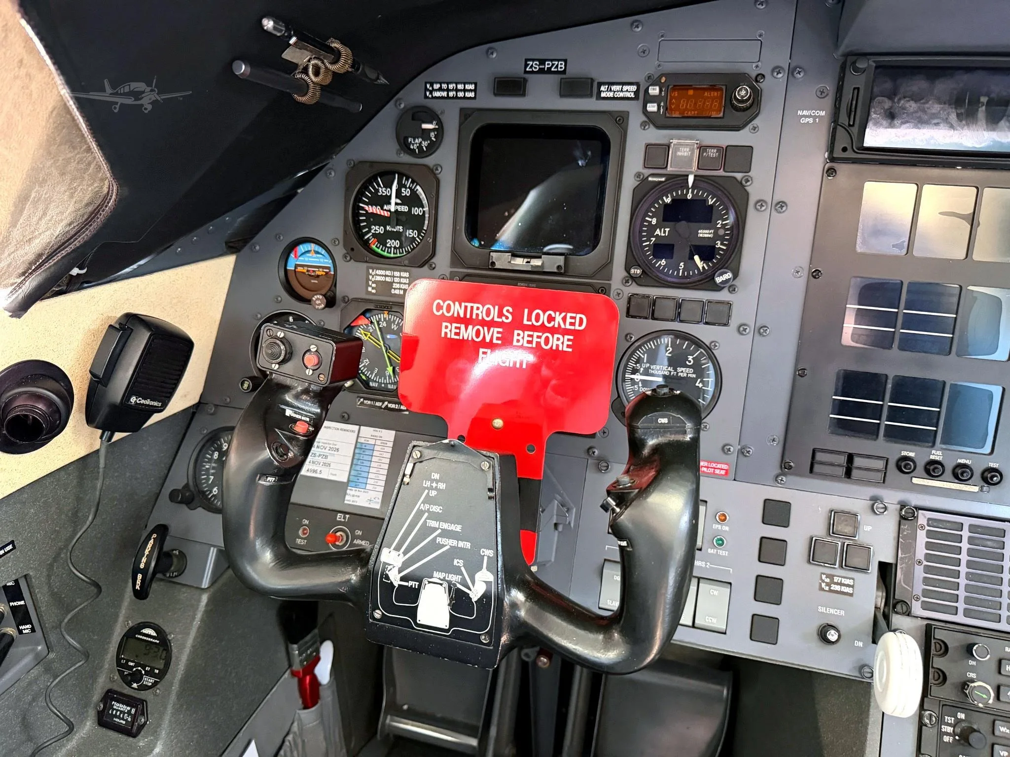 Cockpit and instrument panel of a 2003 PILATUS PC-12/45.