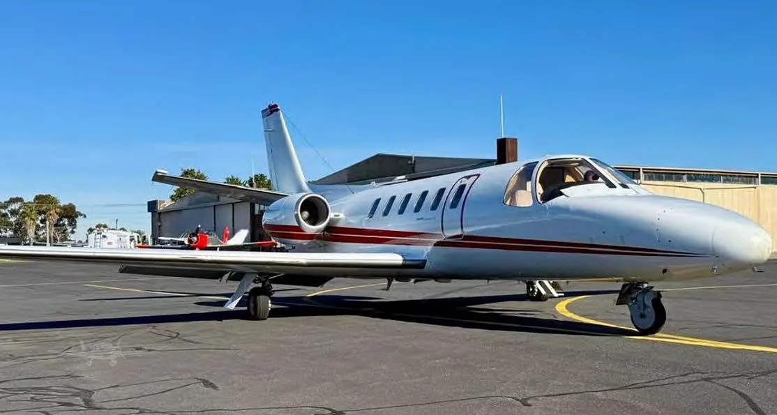 Exterior view of a 1995 CESSNA CITATION SII, VH-EMO.
