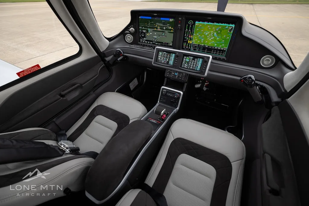 Cockpit and instrument panel of a 2025 Cirrus SR22 G7+ GTS.