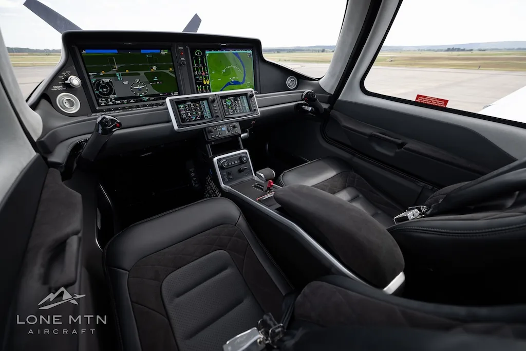 Avionics suite of a 2025 Cirrus SR22T G7+.