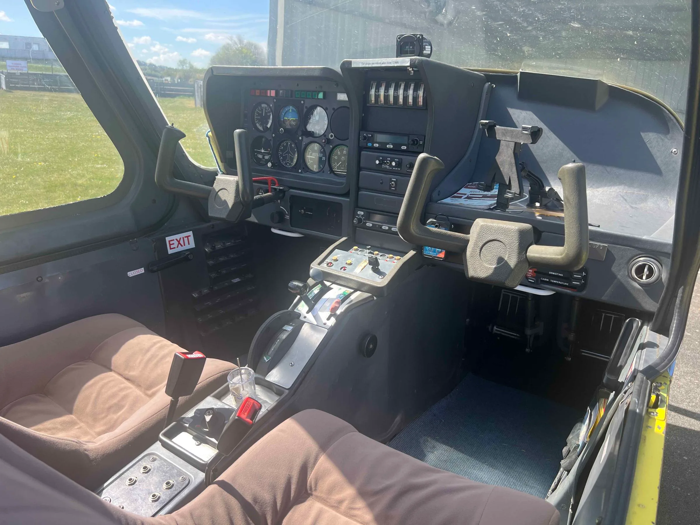 Cockpit and instrument panel of a 1989 Socata TB-9 Tampico.