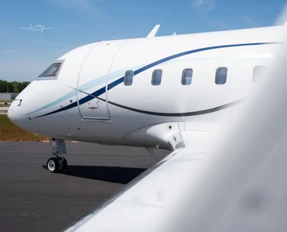 Exterior view of a 1993 BOMBARDIER CHALLENGER 601-3A/ER.