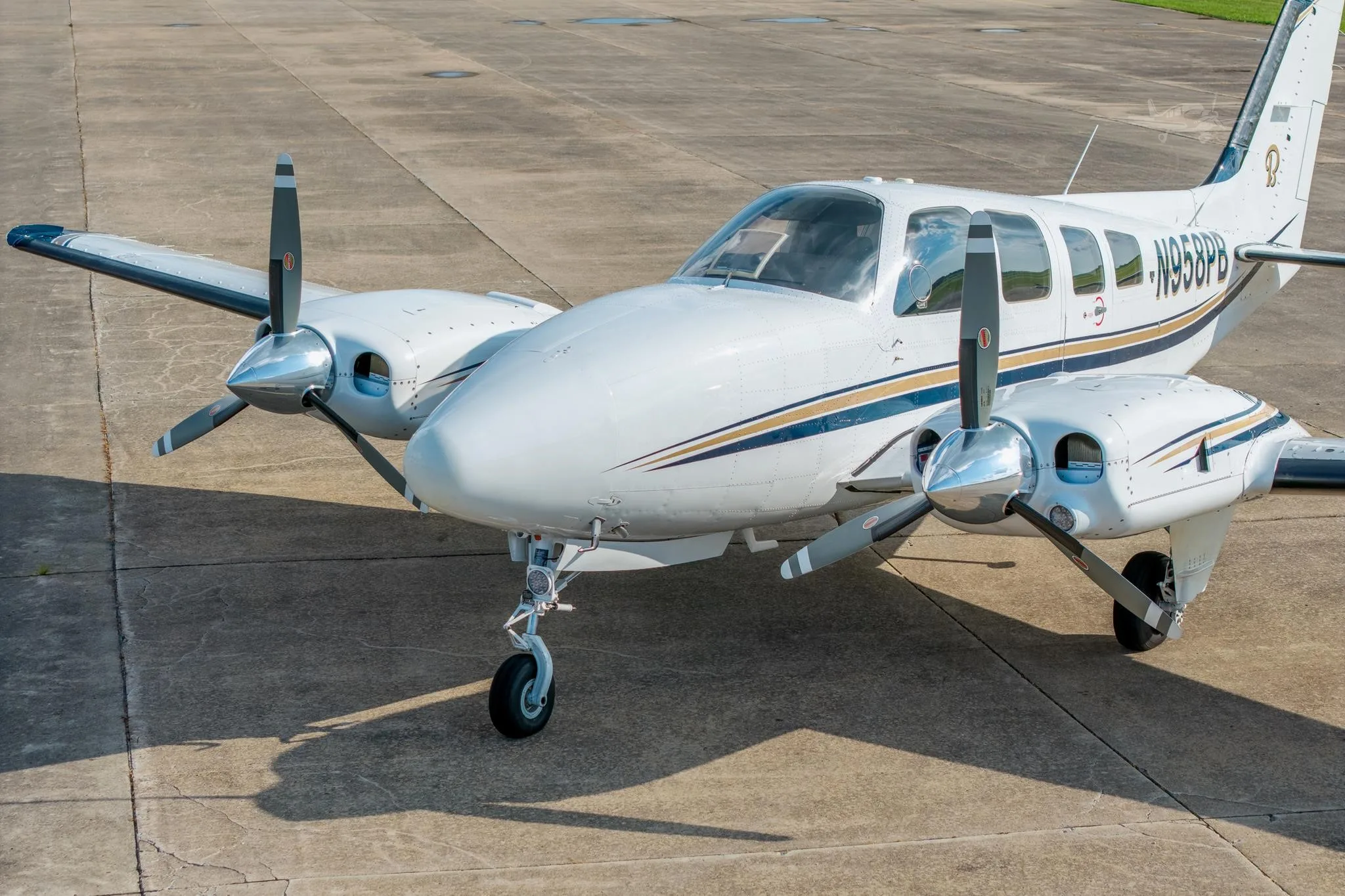 Exterior view of a 1981 BEECHCRAFT 58P BARON, N958PB.