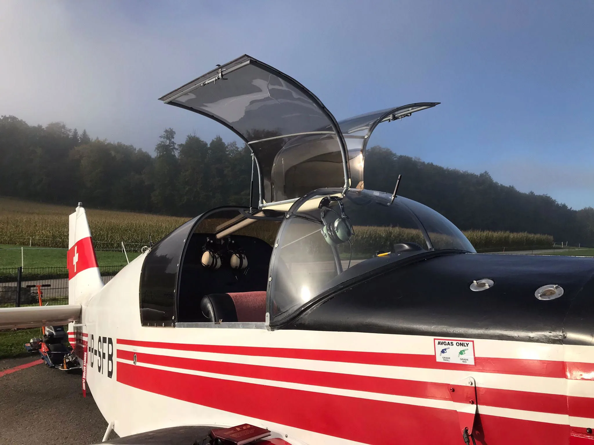 Exterior view of a 1966 Jodel D.140 Mousquetaire.