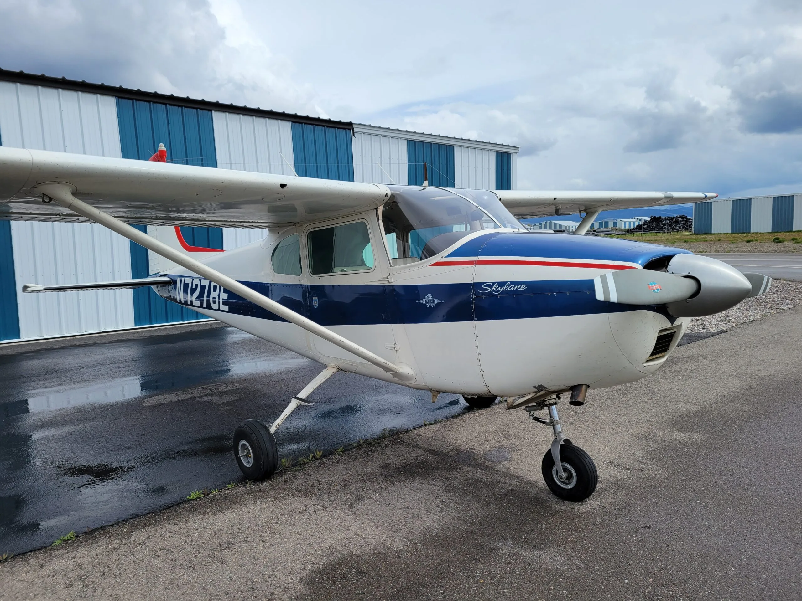Exterior view of a 1959 Cessna 182B Skyline, N7278E.