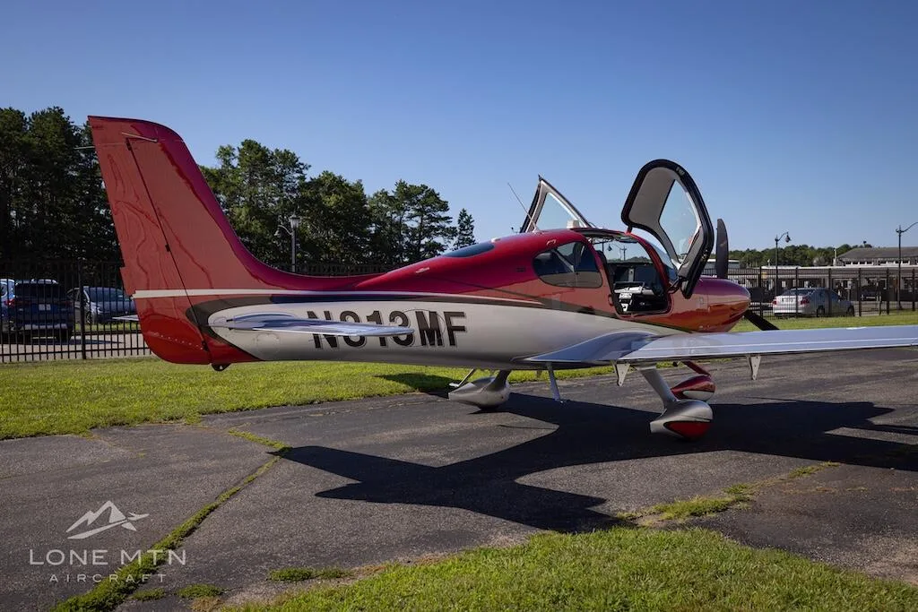 Exterior view of a 2024 Cirrus SR22 G7 GTS.