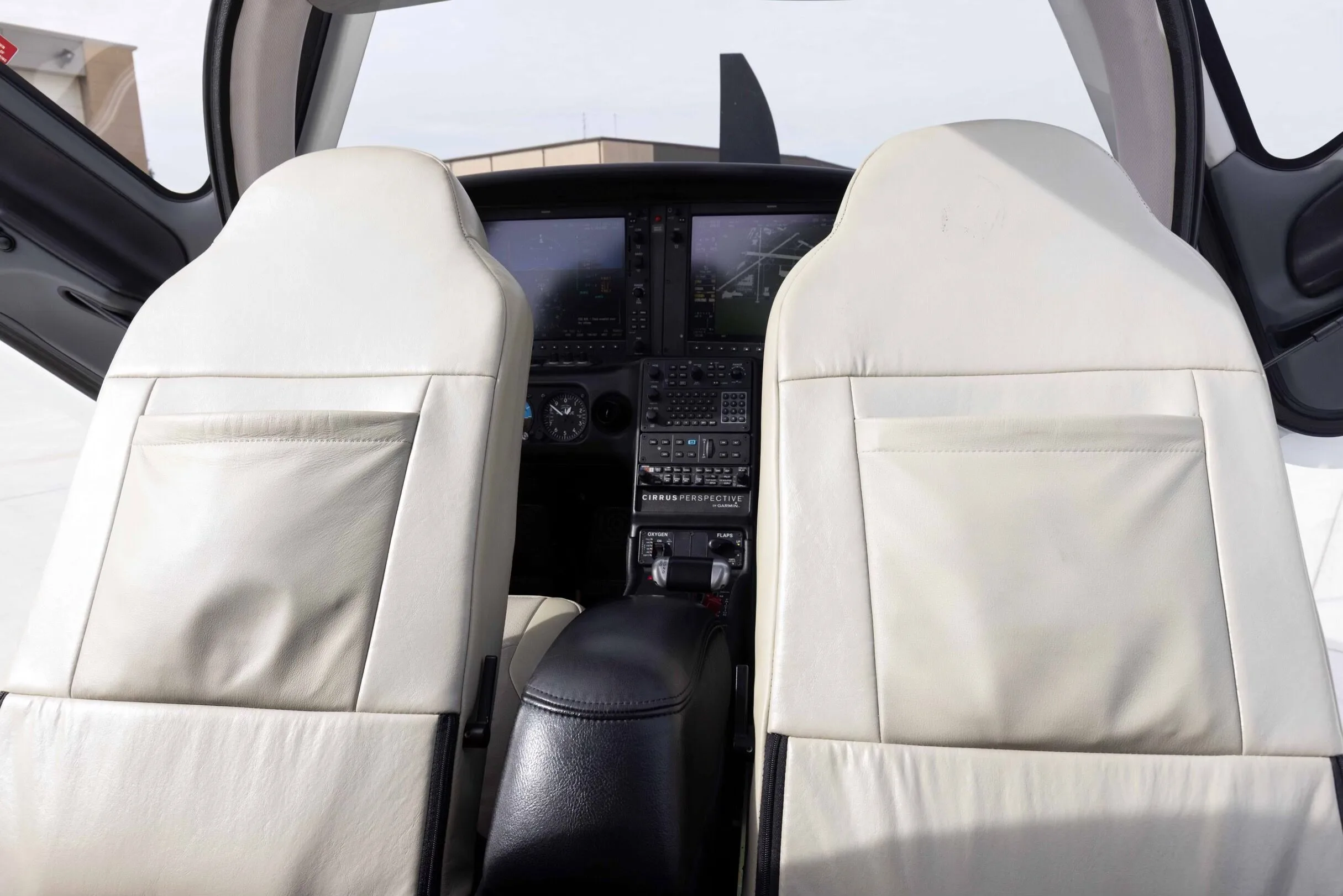 Cabin interior of a 2008 Cirrus SR22-G3 Turbo GTS.