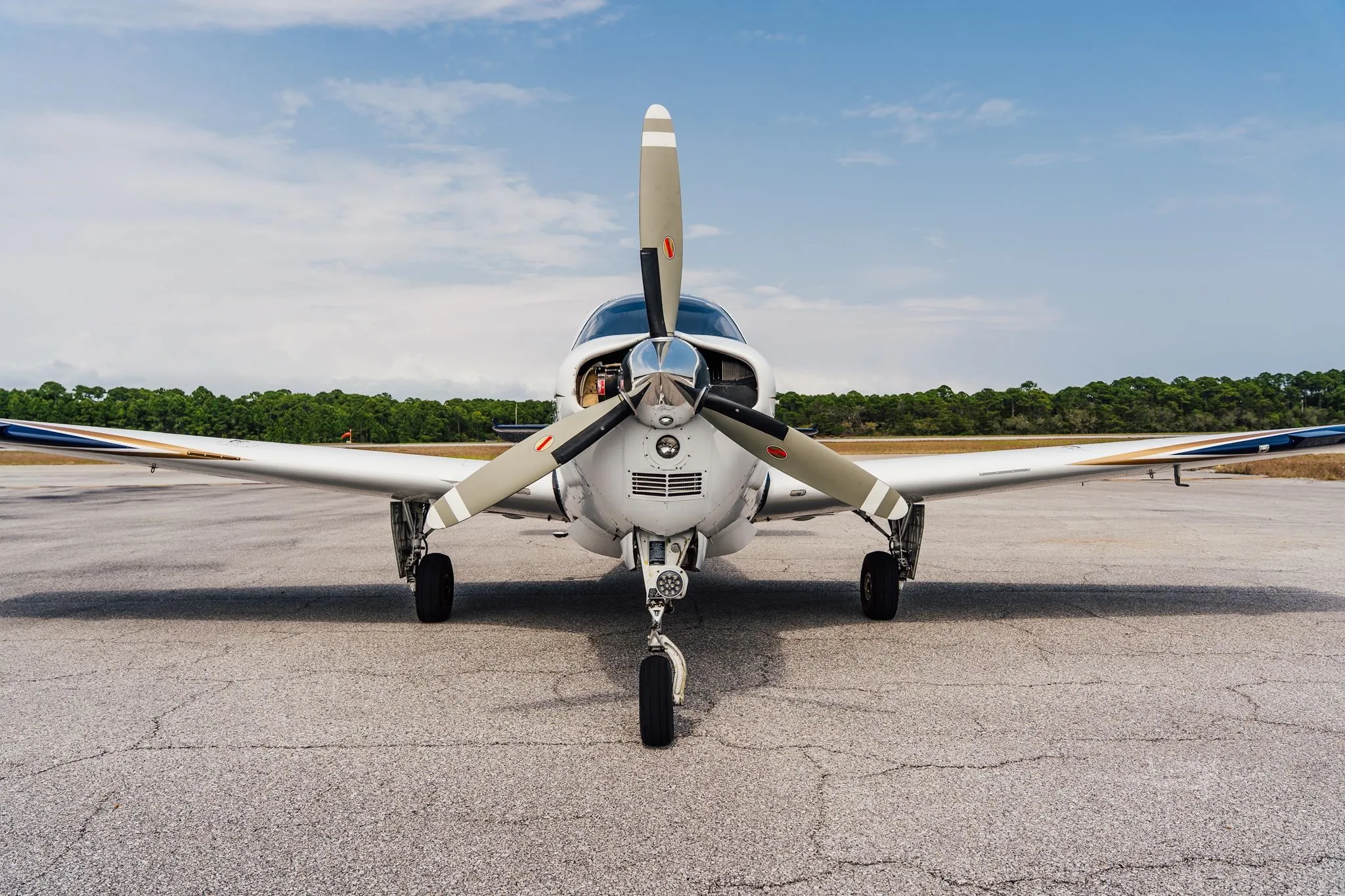 Exterior view of a 2006 BEECHCRAFT G36 BONANZA, N771CG.