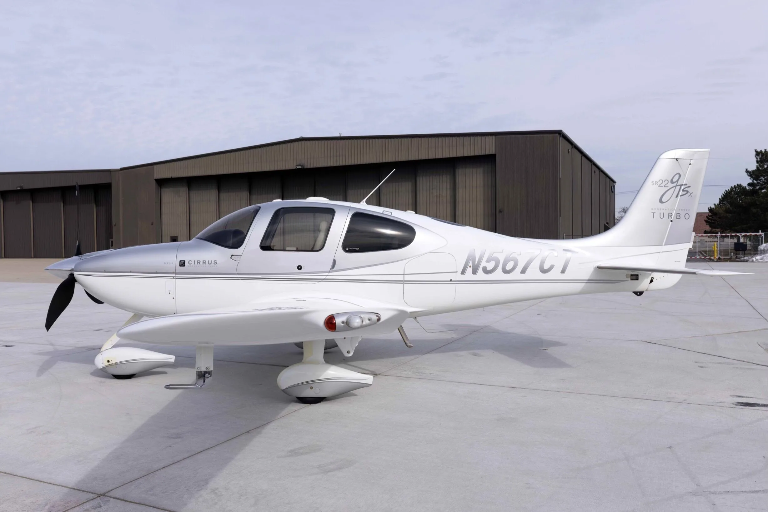 Exterior view of a 2008 Cirrus SR22-G3 Turbo GTS, N567CT.