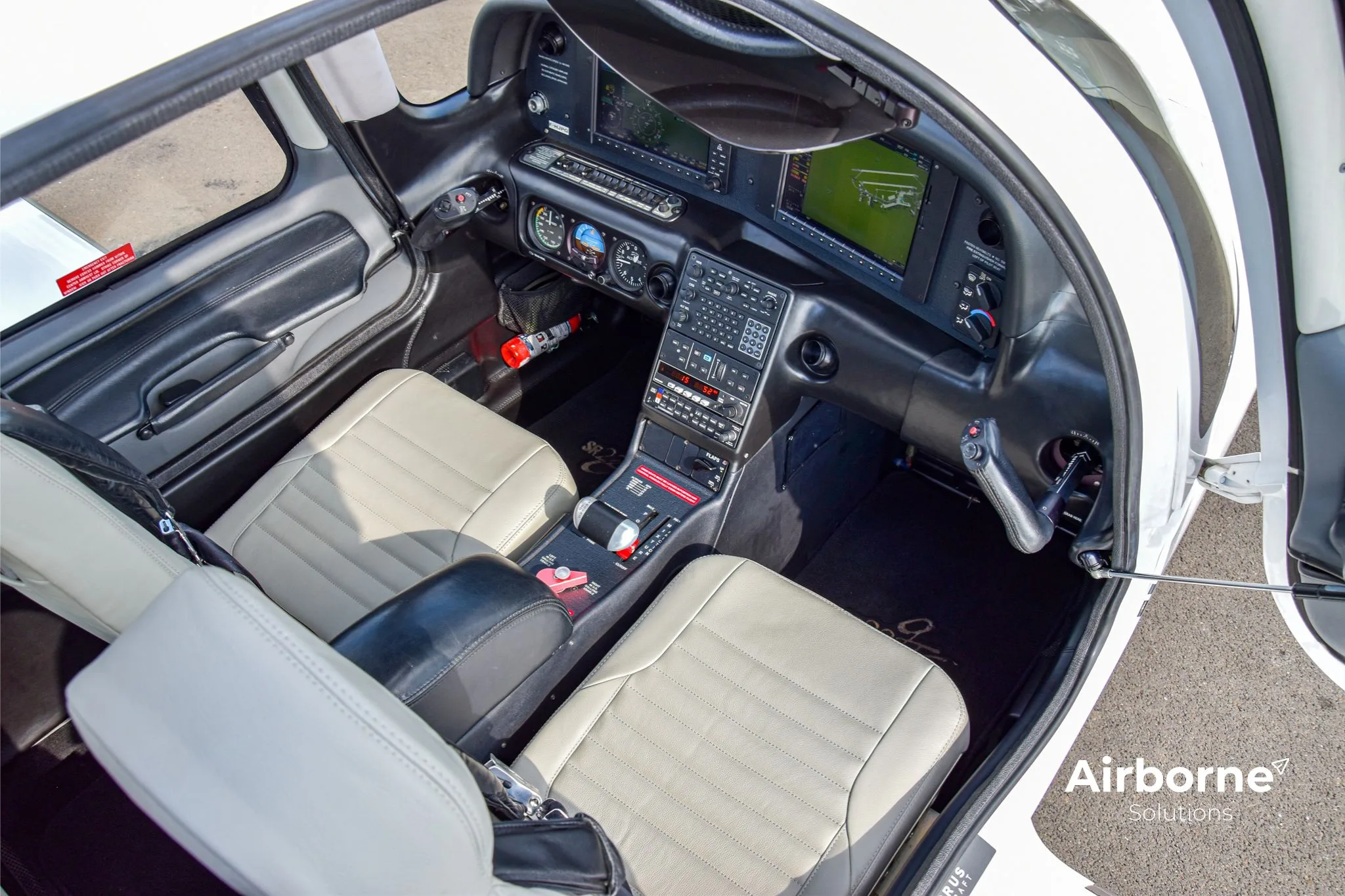 Cockpit and instrument panel of a 2013 Cirrus SR22 G5.